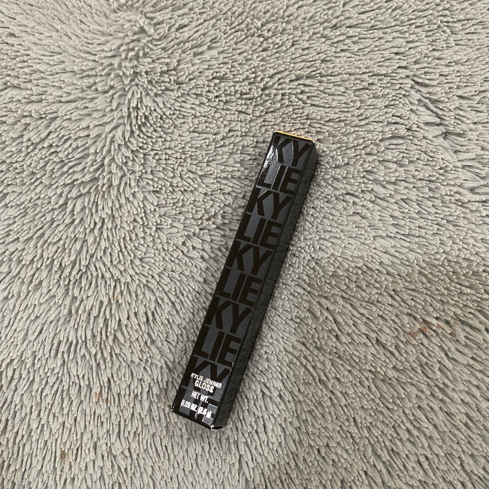 Kylie lip gloss
